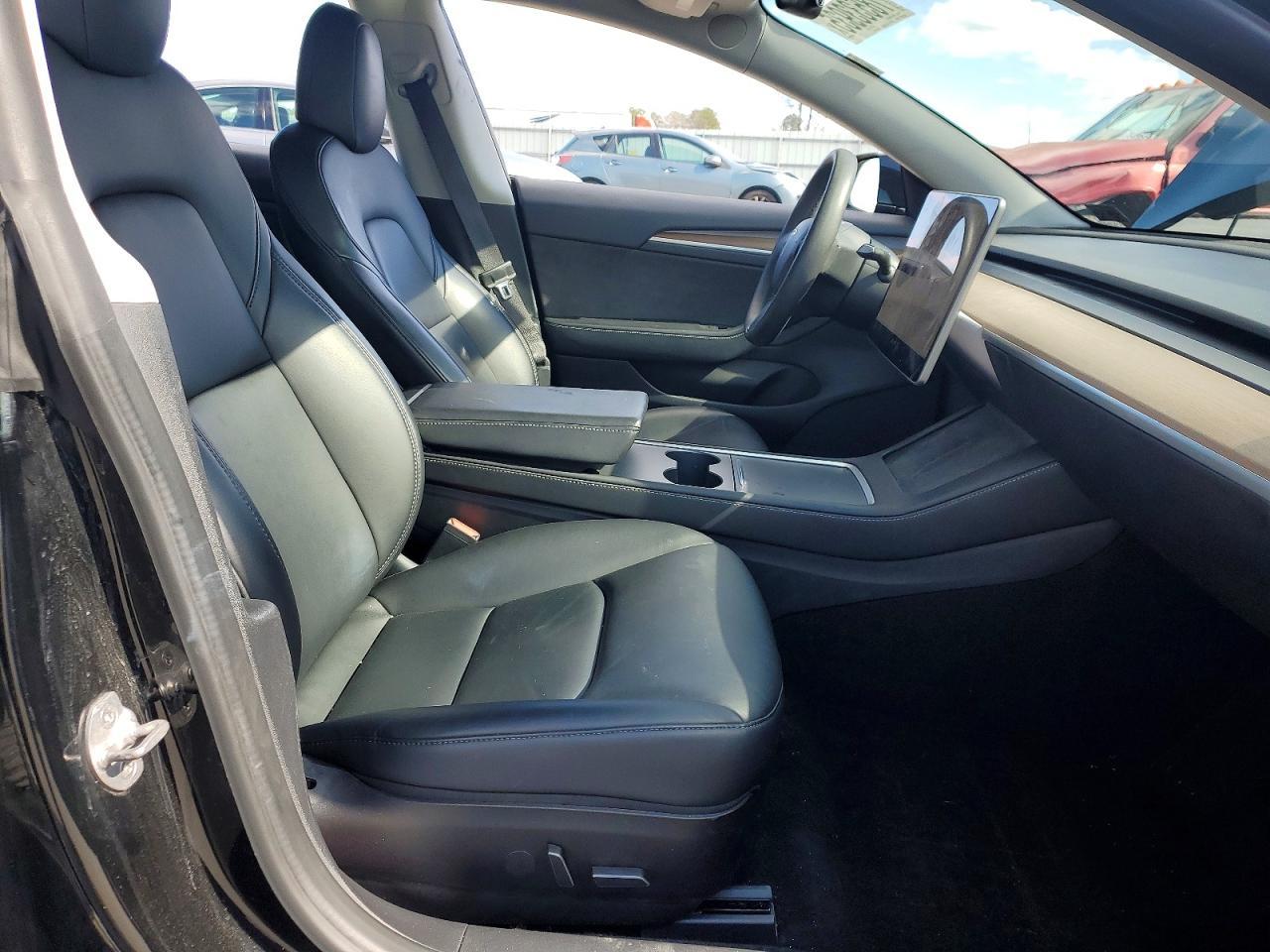2022 Tesla Model 3 - Image 7