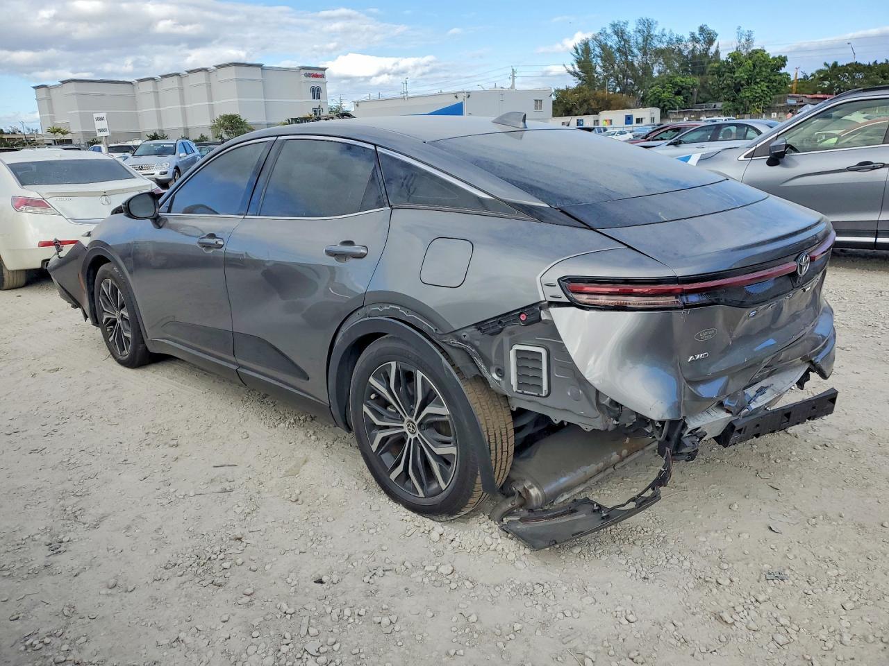 2023 Toyota Crown Xle - Image 2