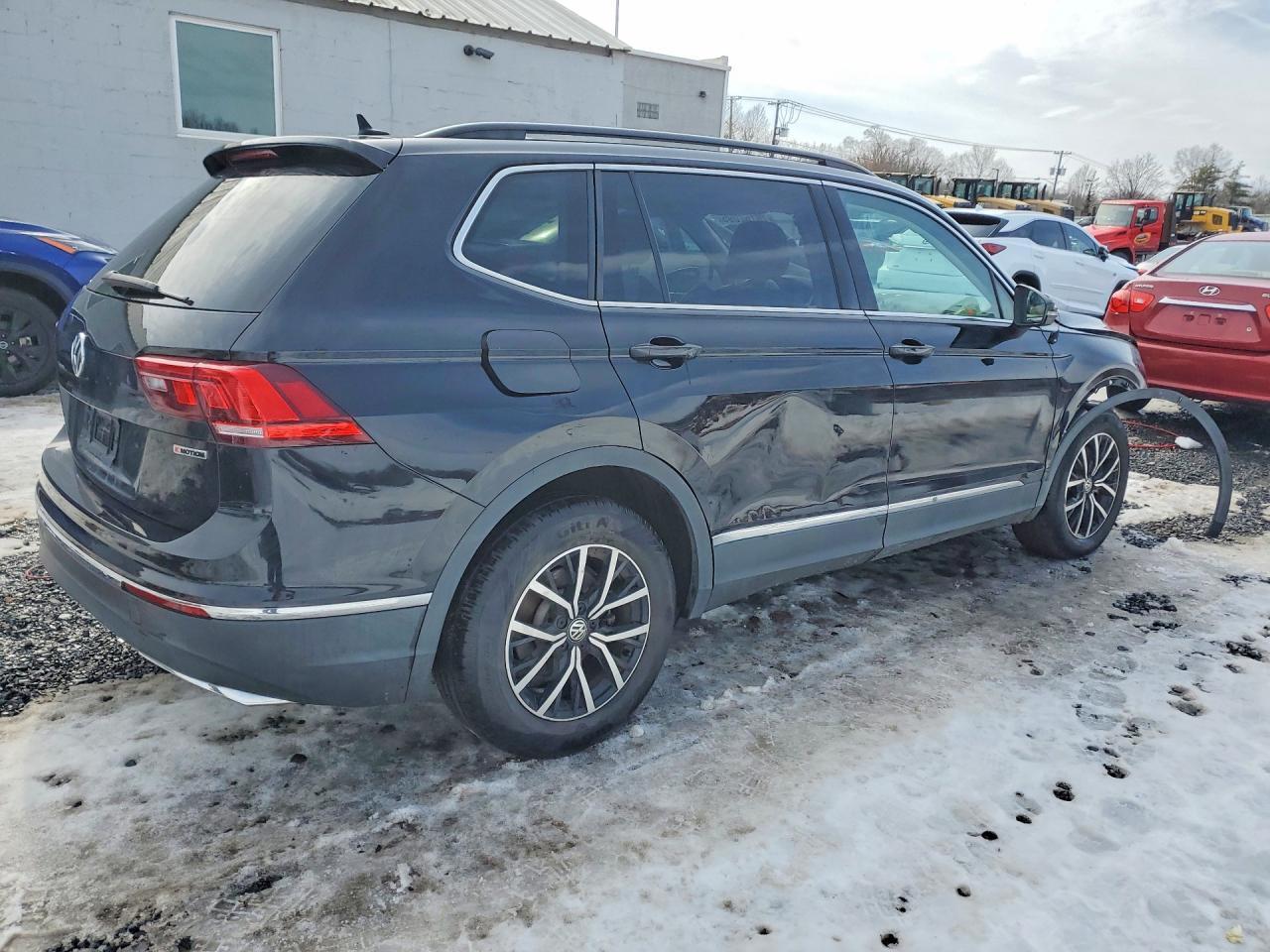 2021 Volkswagen Tiguan Se - Фото 3