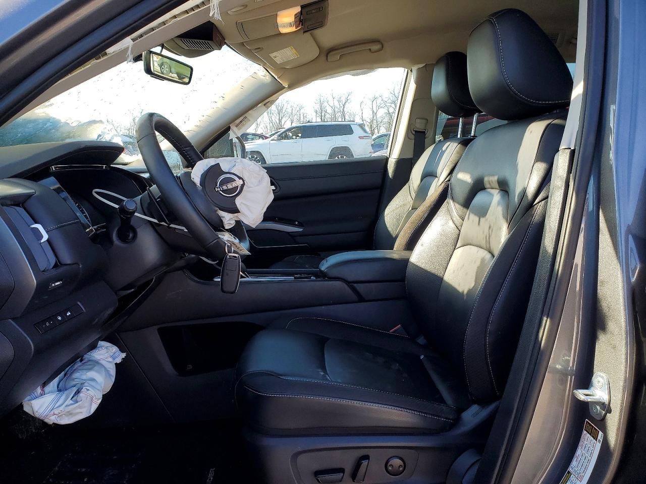 2025 Nissan Pathfinder Sl - Image 7