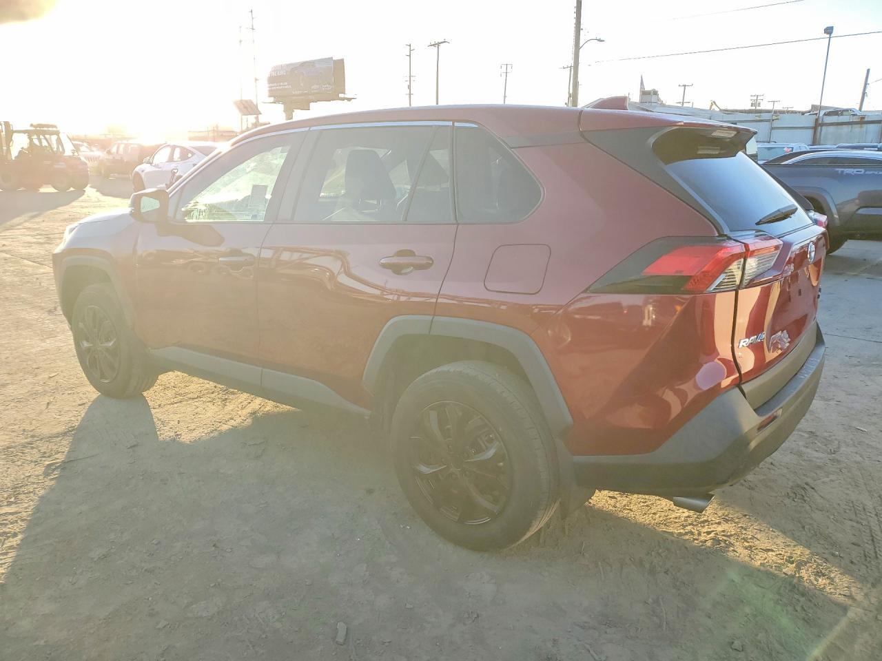 2022 Toyota Rav4 Le - Фото 2