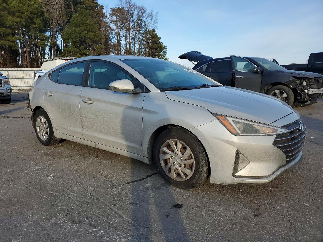 2019 Hyundai Elantra Se - Фото 4