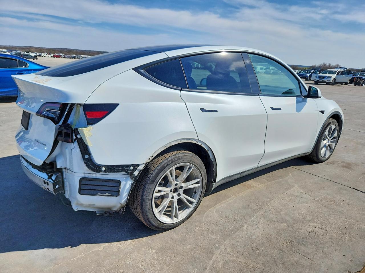 2023 Tesla Model Y - Фото 3