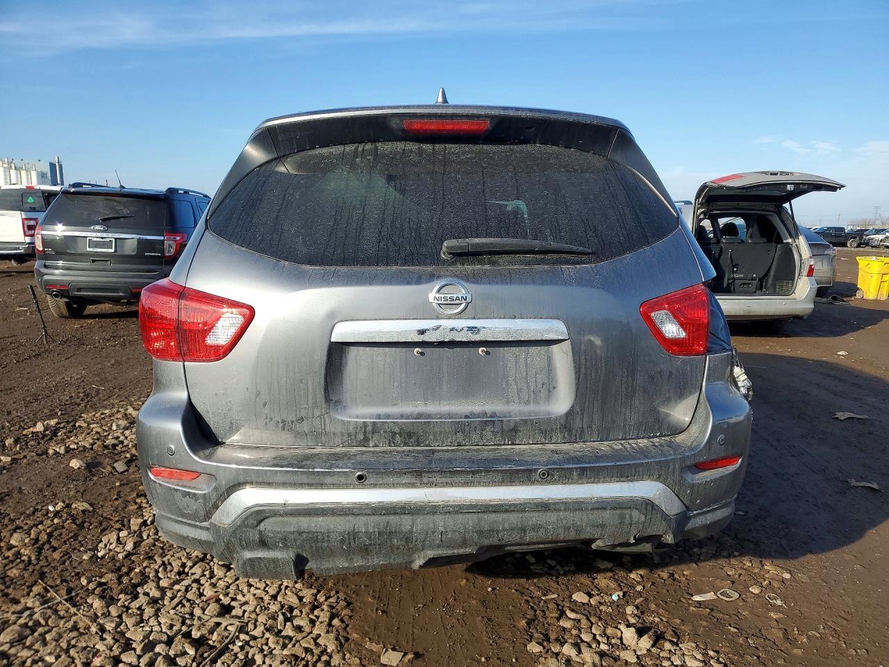 2019 Nissan Pathfinder S - Фото 6