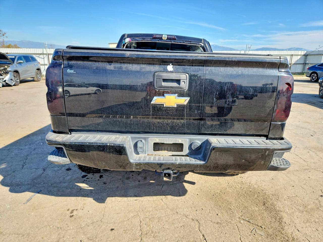 2017 Chevrolet Silverado K1500 Custom - Фото 6