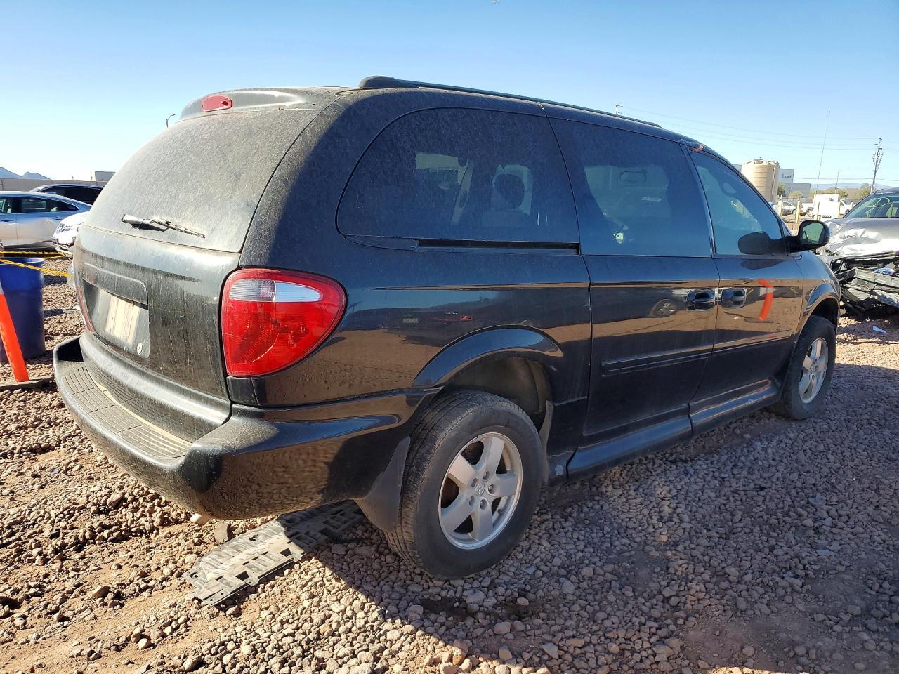 2005 Dodge Grand Caravan Sxt - Фото 3