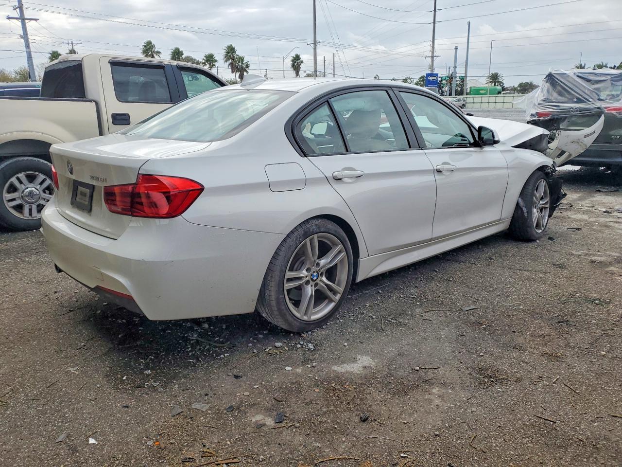 2018 BMW 330 I - Фото 3