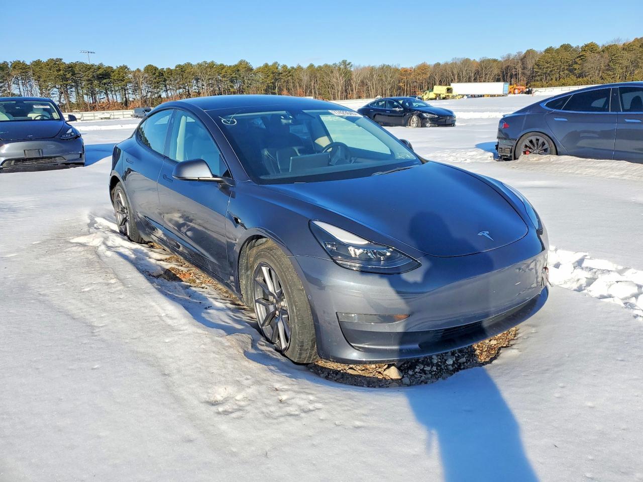 2022 Tesla Model 3 - Фото 4