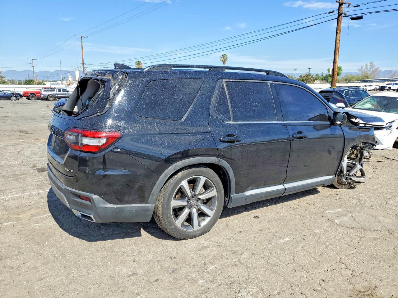 2023 Honda Pilot Elite - Image 3