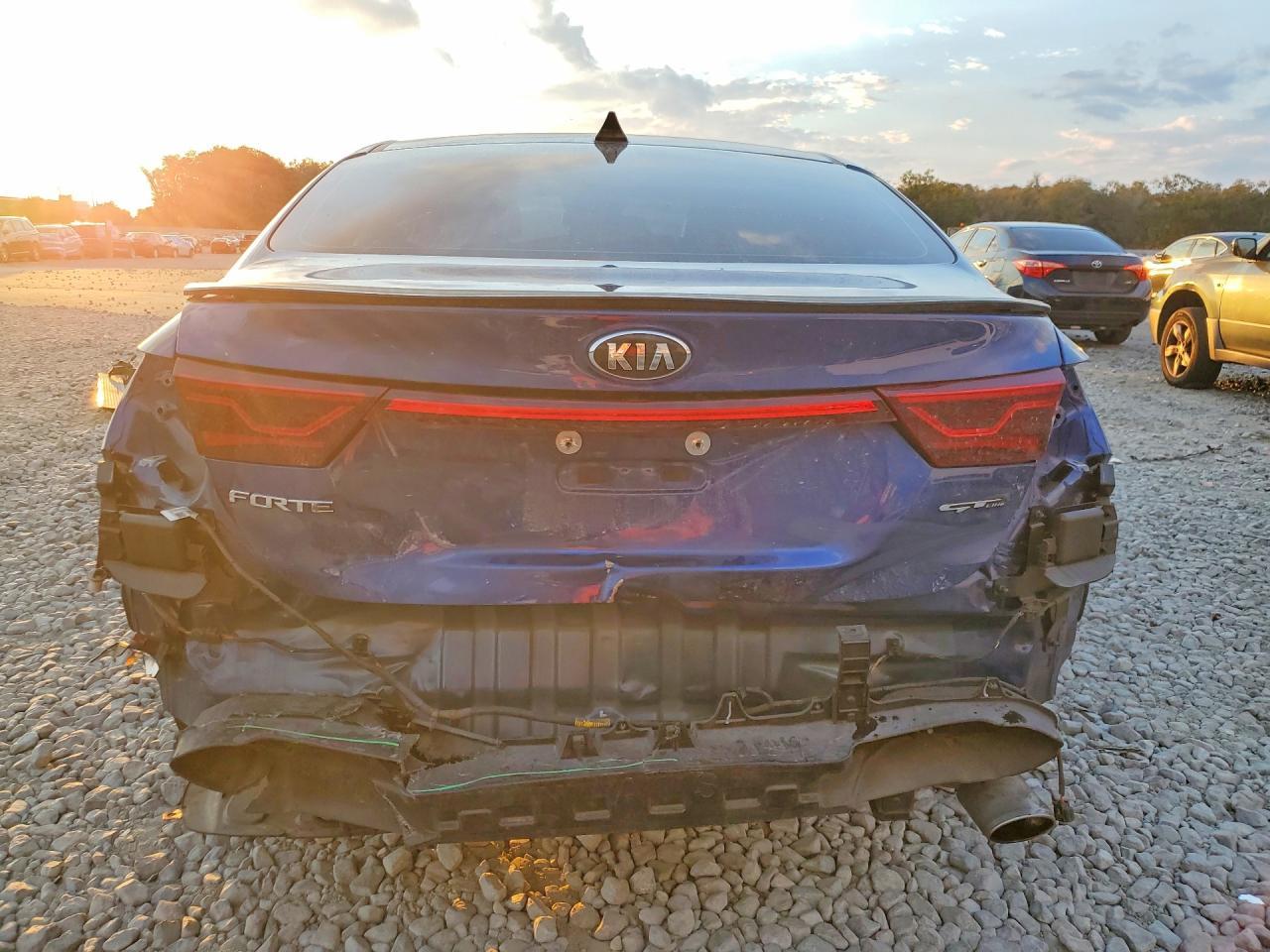 2021 Kia Forte Gt Line - Фото 6