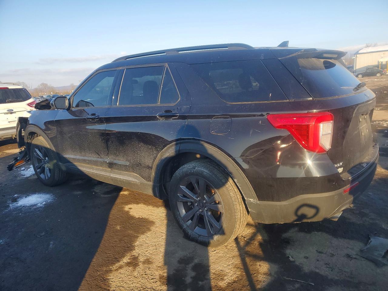 2022 Ford Explorer Xlt - Фото 2