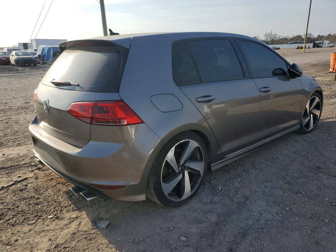 2016 Volkswagen Golf R - Фото 3