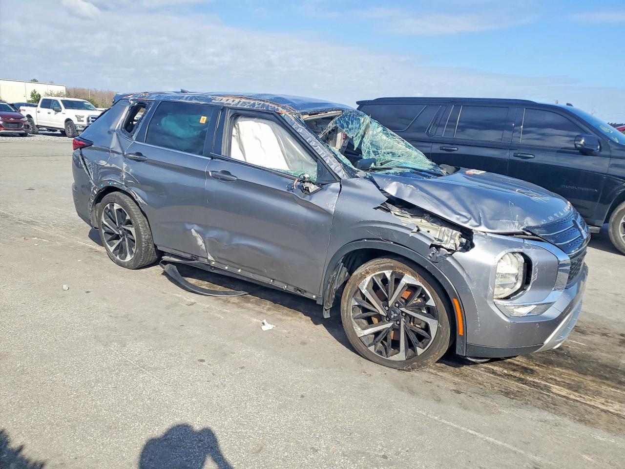 2023 Mitsubishi Outlander Se - Фото 4
