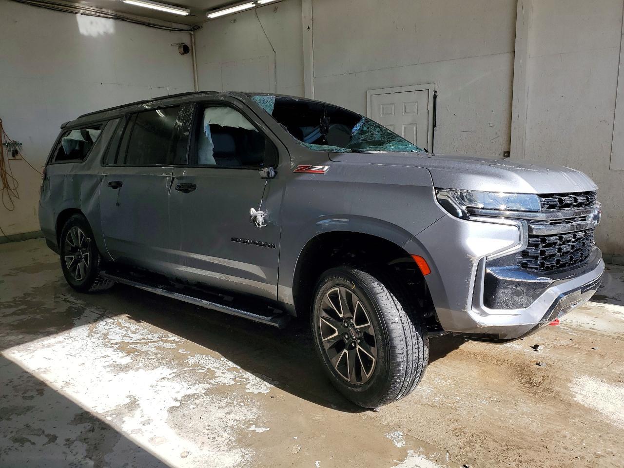 2022 Chevrolet Suburban K1500 Z71 - Фото 4