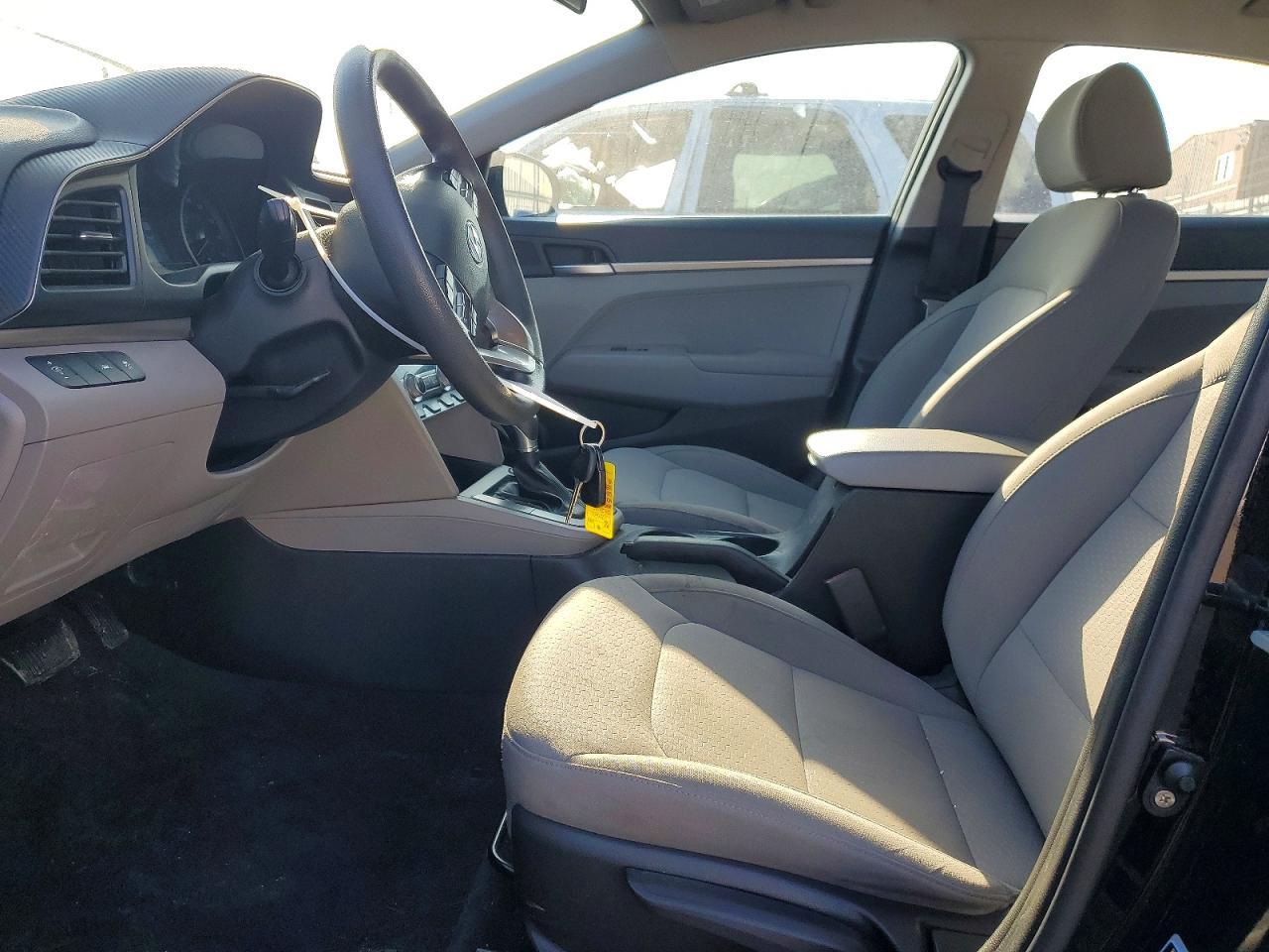 2020 Hyundai Elantra Se - Image 7