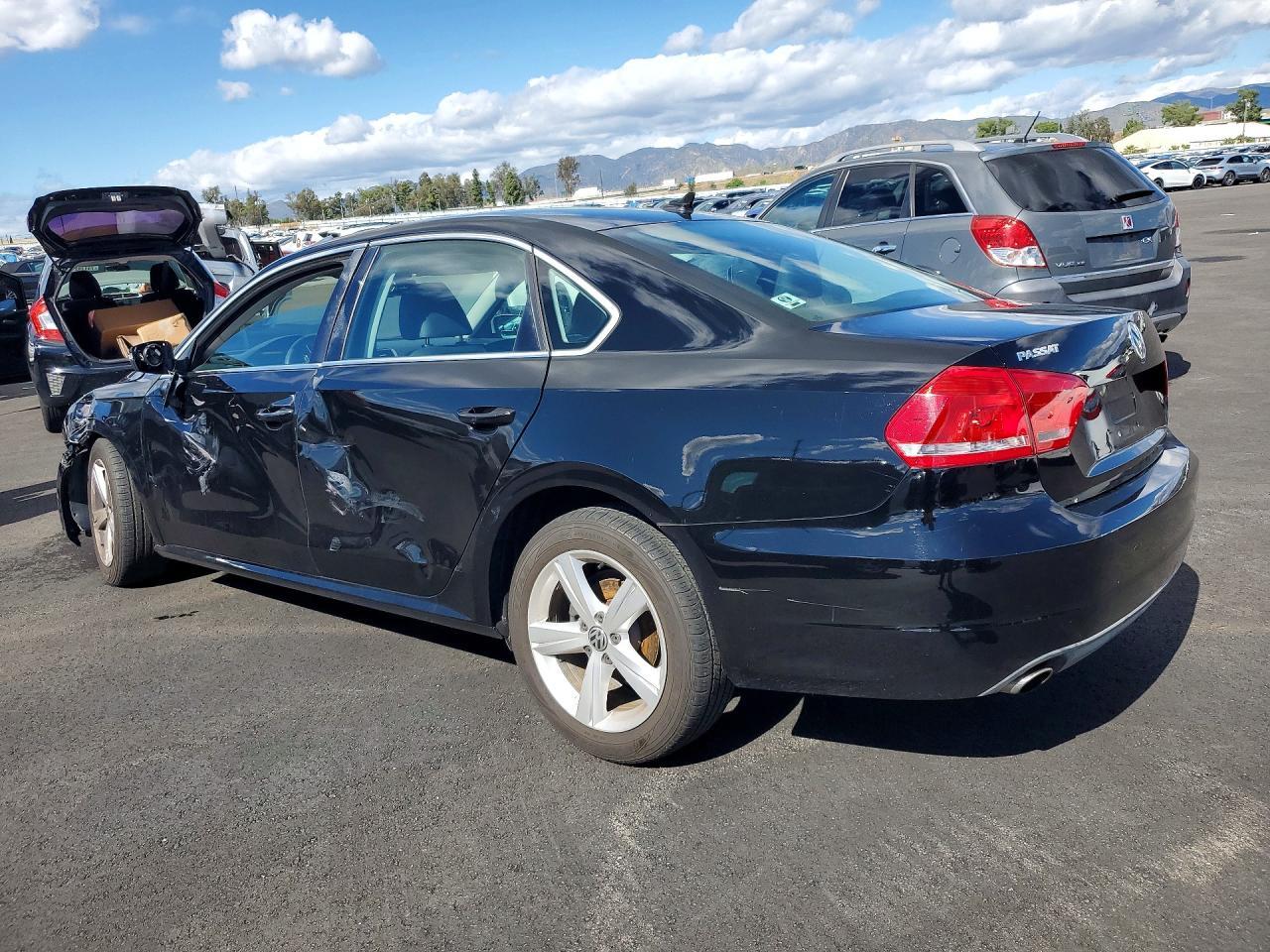 2013 Volkswagen Passat Se - Фото 2