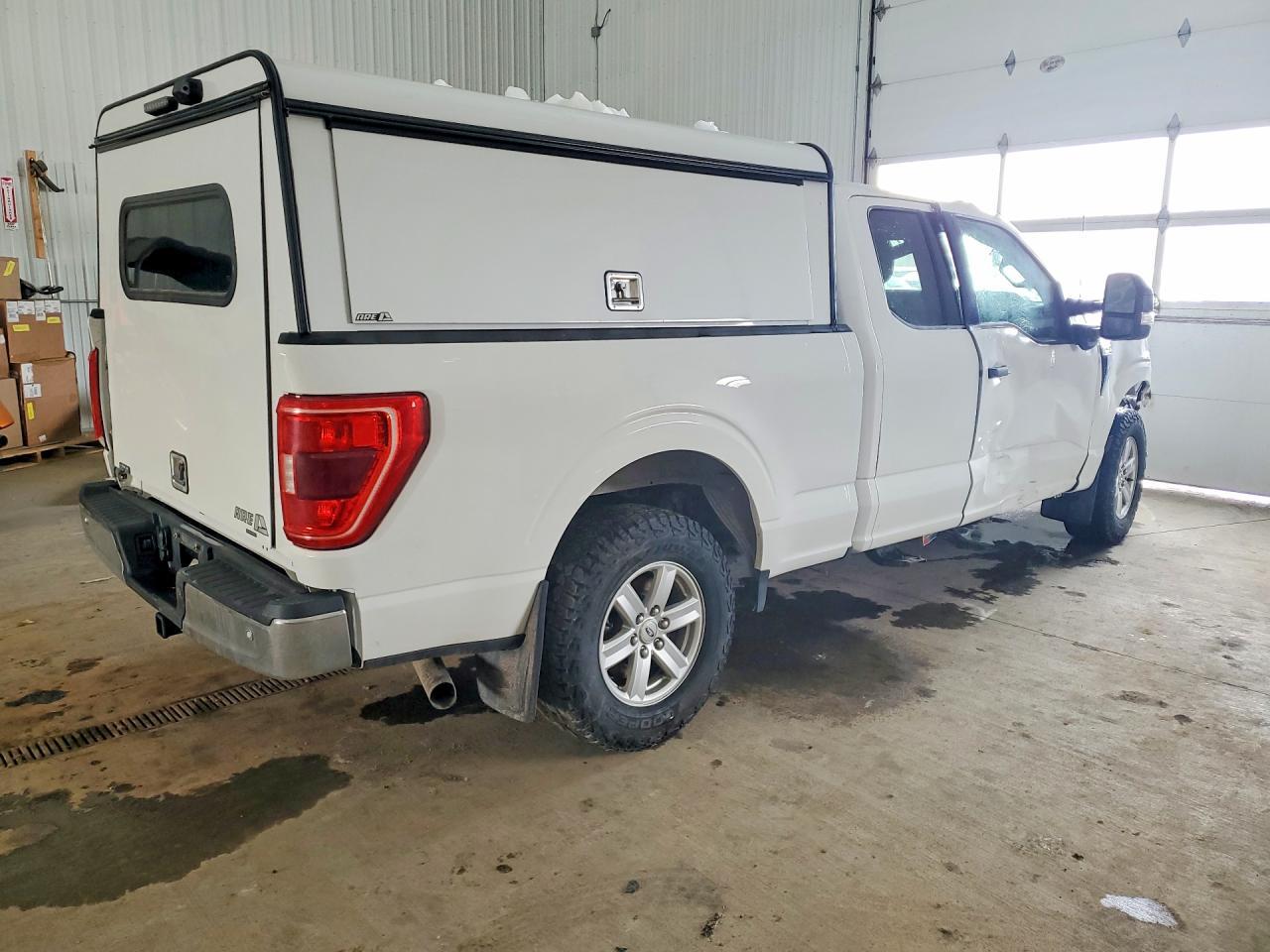 2022 Ford F-150 Super Cab Wt *** Prior Fleet *** - Image 3