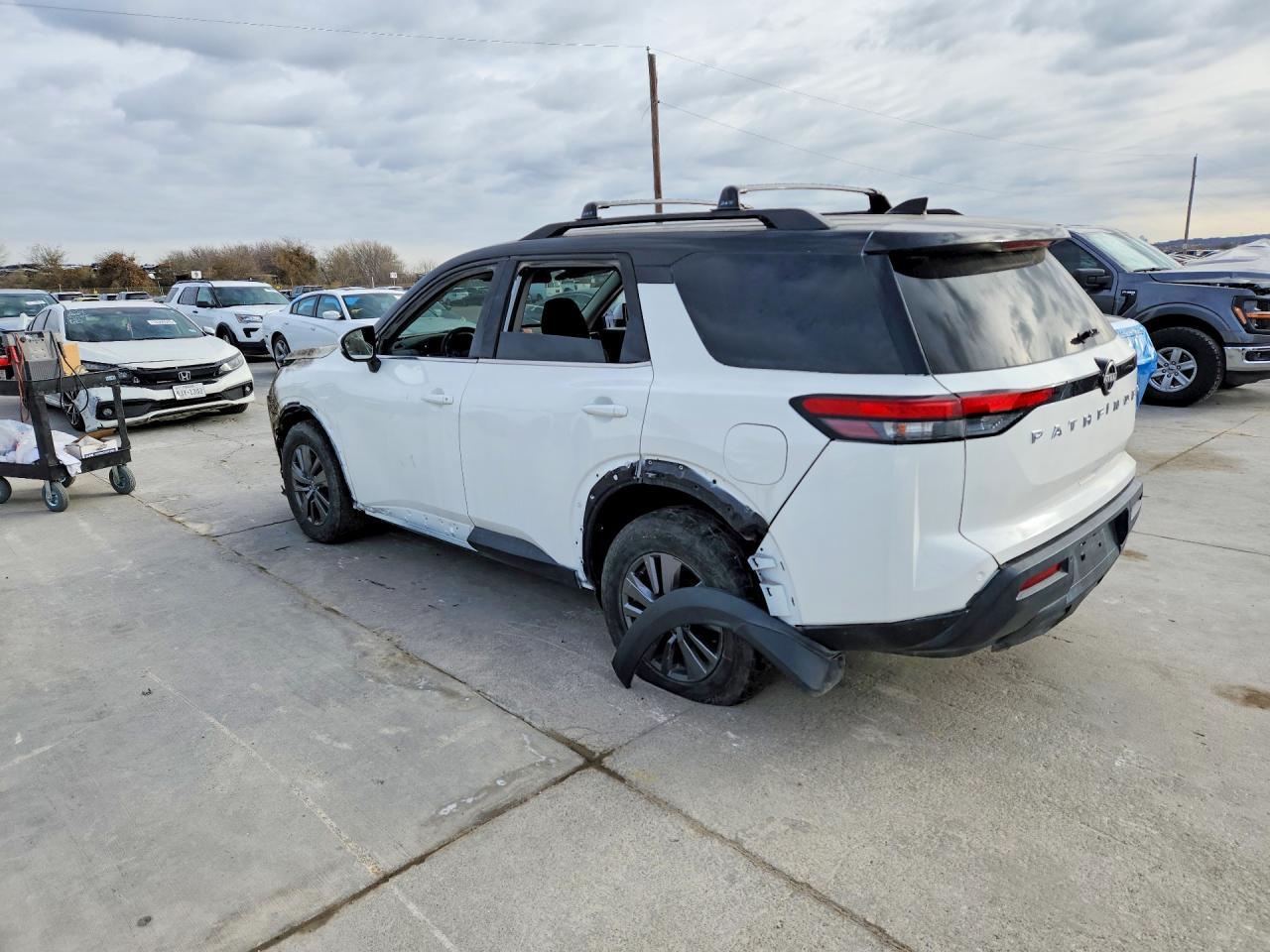 2022 Nissan Pathfinder Sv - Фото 2