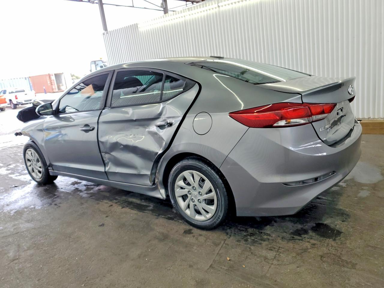 2017 Hyundai Elantra Se - Image 2