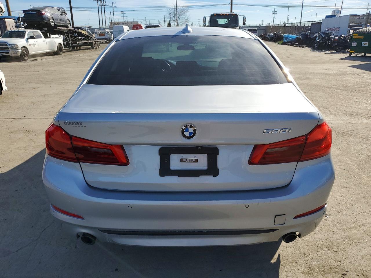 2019 BMW 530 I - Фото 6