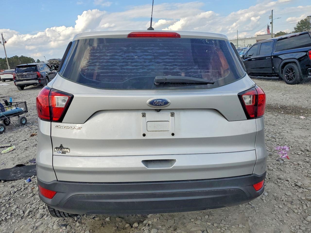 2019 Ford Escape S - Фото 6