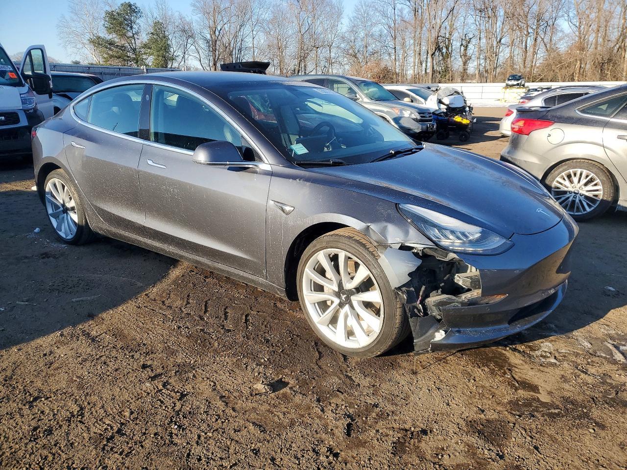 2020 Tesla Model 3 - Фото 4