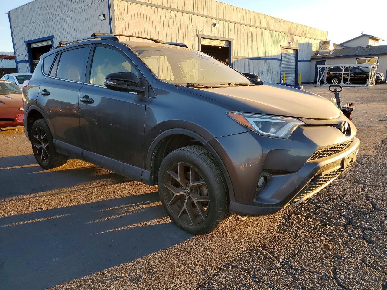 2018 Toyota Rav4 Se - Фото 4