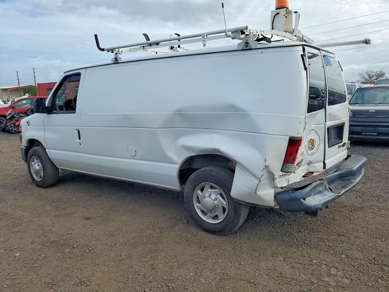 2013 Ford Econoline E150 Van - Фото 2