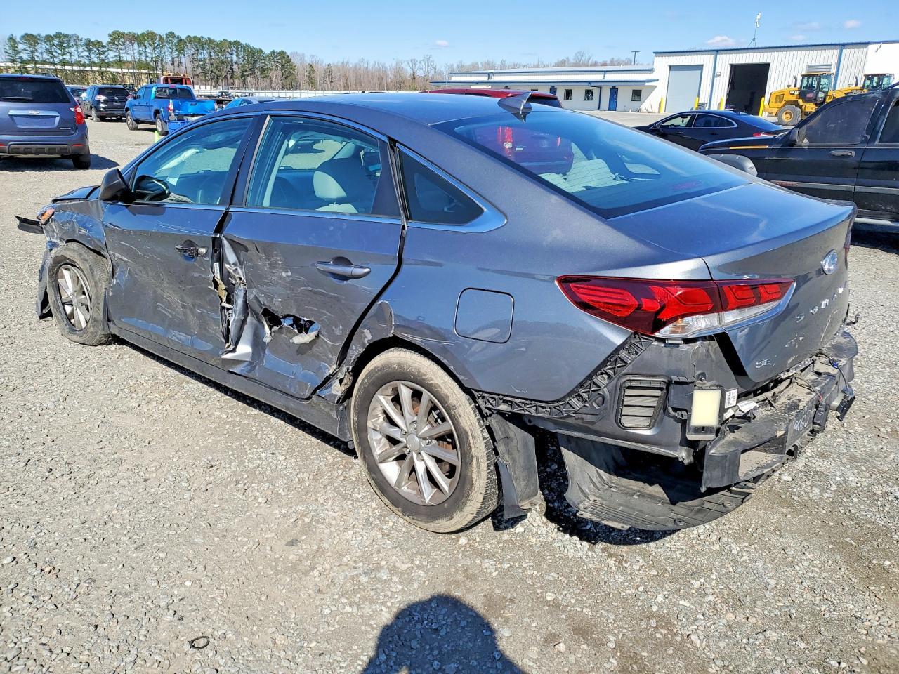 2019 Hyundai Sonata Se - Image 2