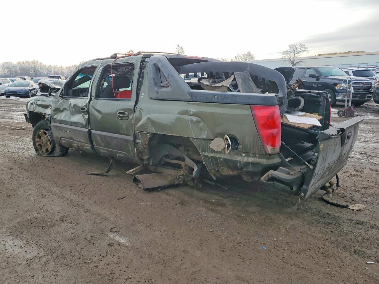 2003 Chevrolet Avalanche K1500 - Image 2