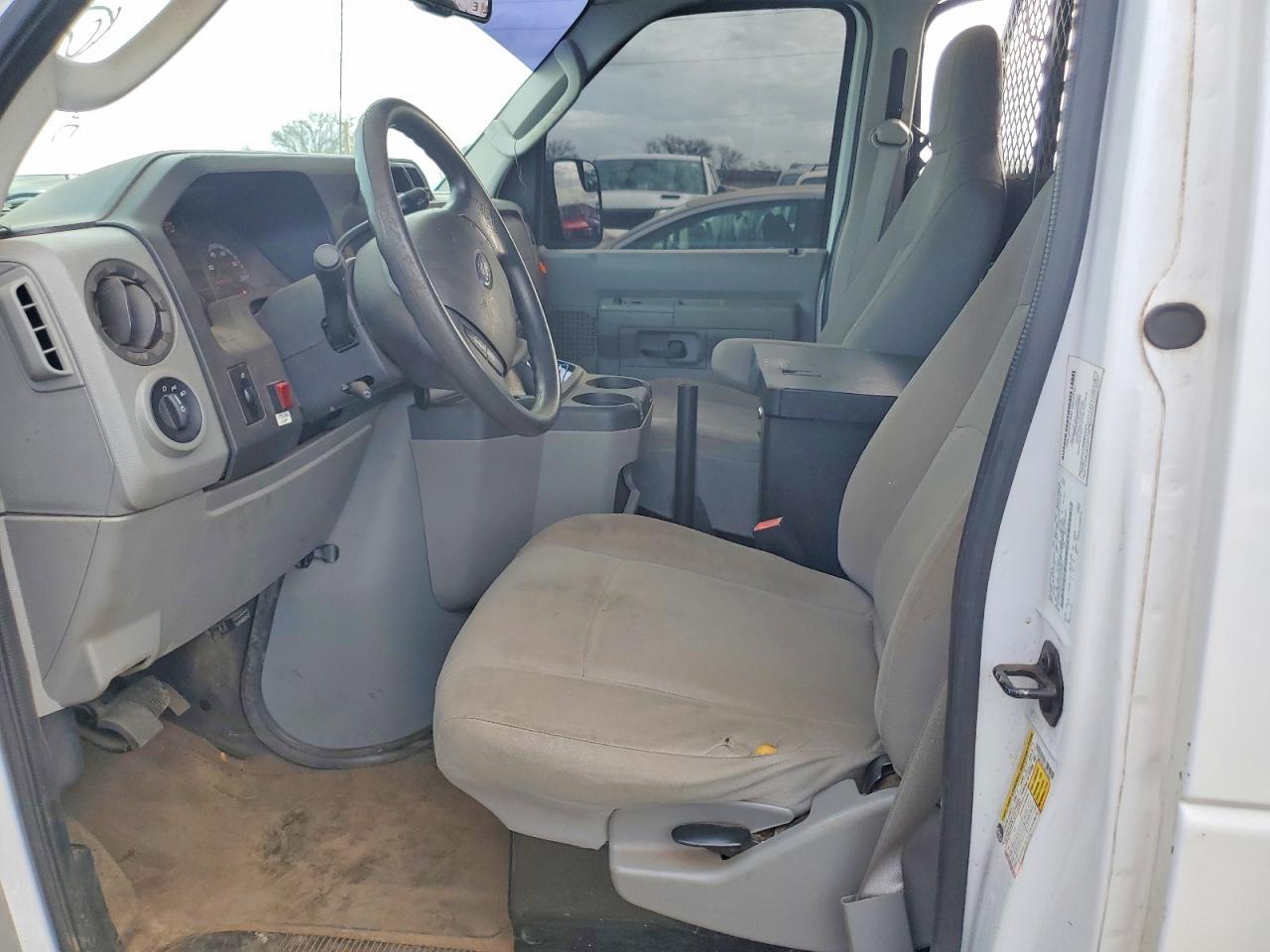 2013 Ford Econoline E150 Van - Фото 7