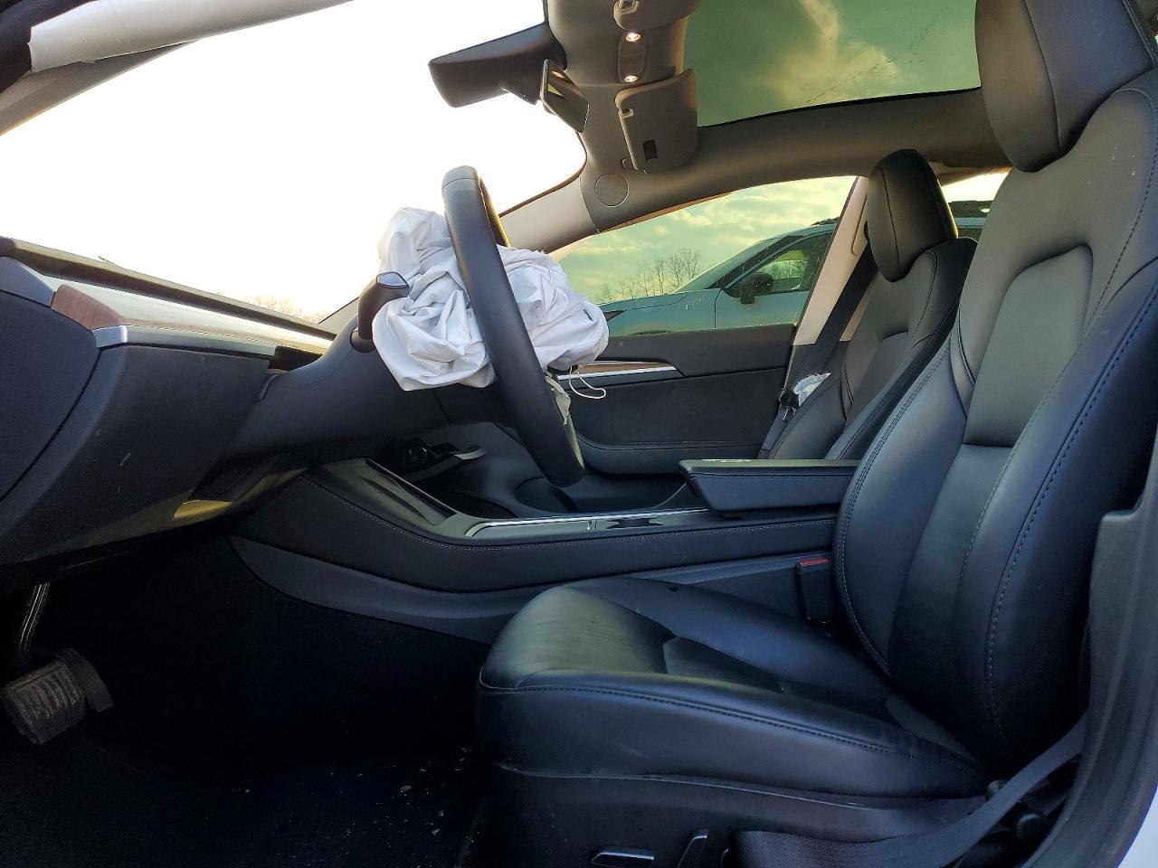 2023 Tesla Model 3 - Фото 7