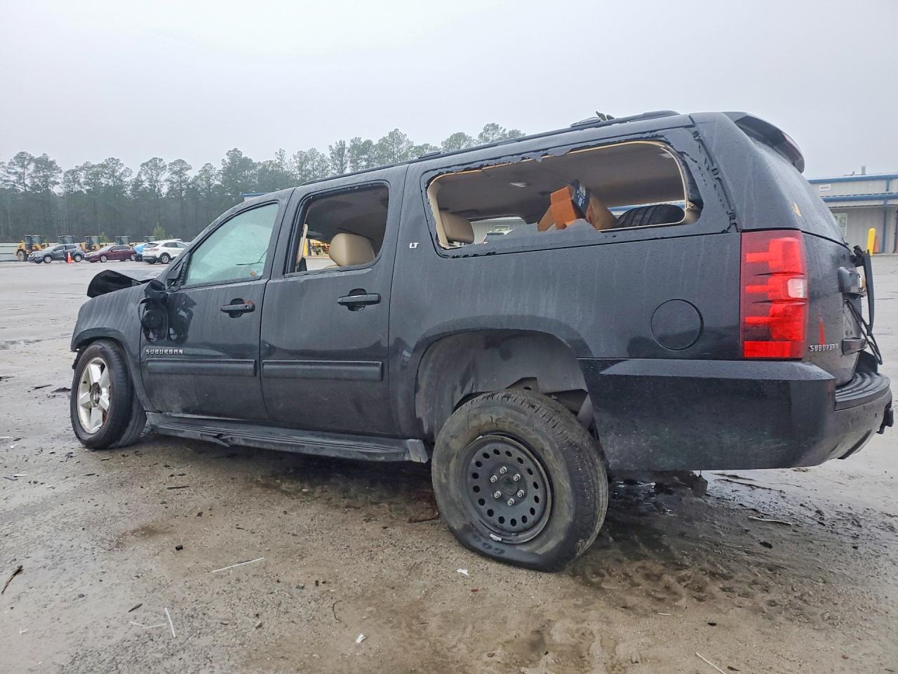 2014 Chevrolet Suburban C1500 Lt - Фото 2