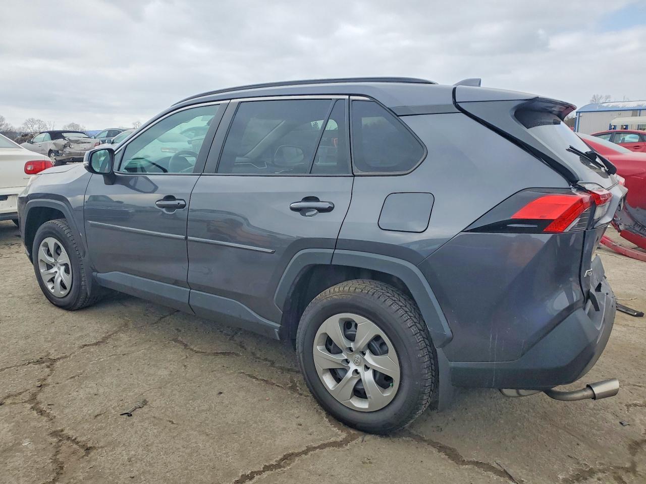 2021 Toyota Rav4 Le - Фото 2