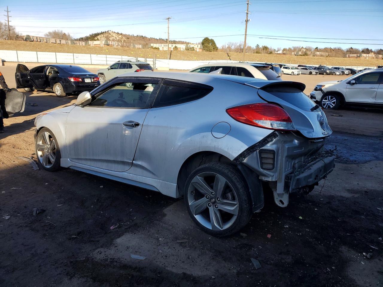 2013 Hyundai Veloster - Фото 2
