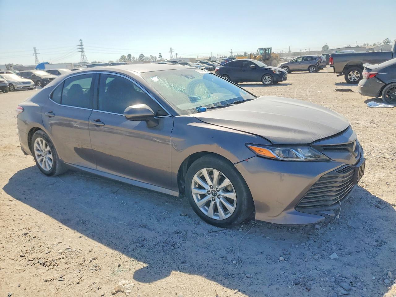 2019 Toyota Camry Le - Фото 4