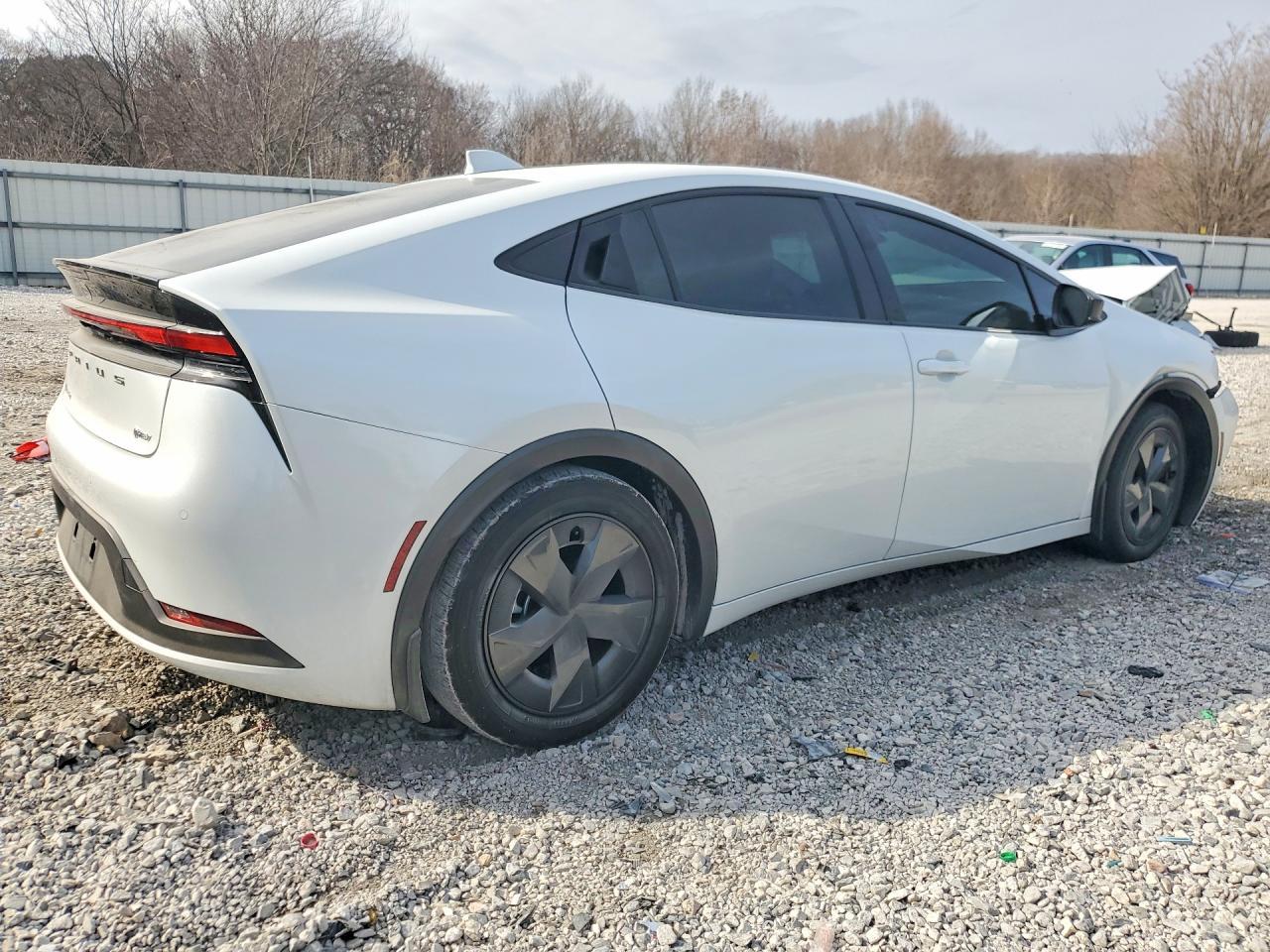 2024 Toyota Prius Le - Фото 3