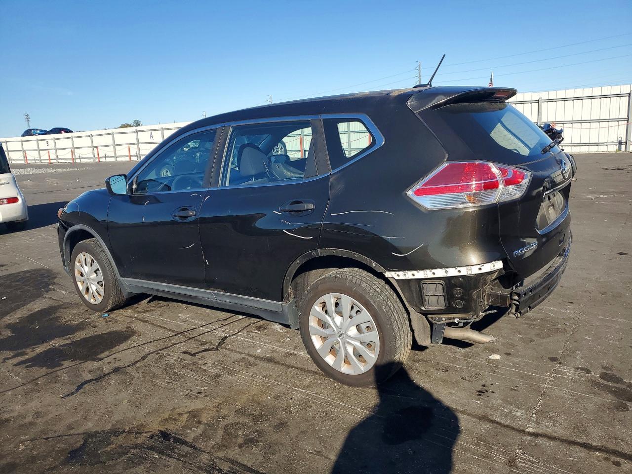 2016 Nissan Rogue S - Фото 2