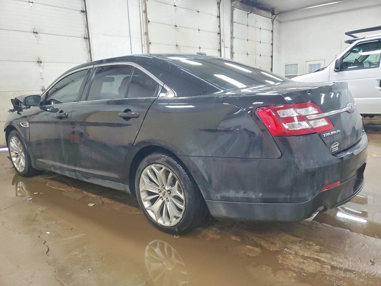2019 Ford Taurus Limited - Фото 2