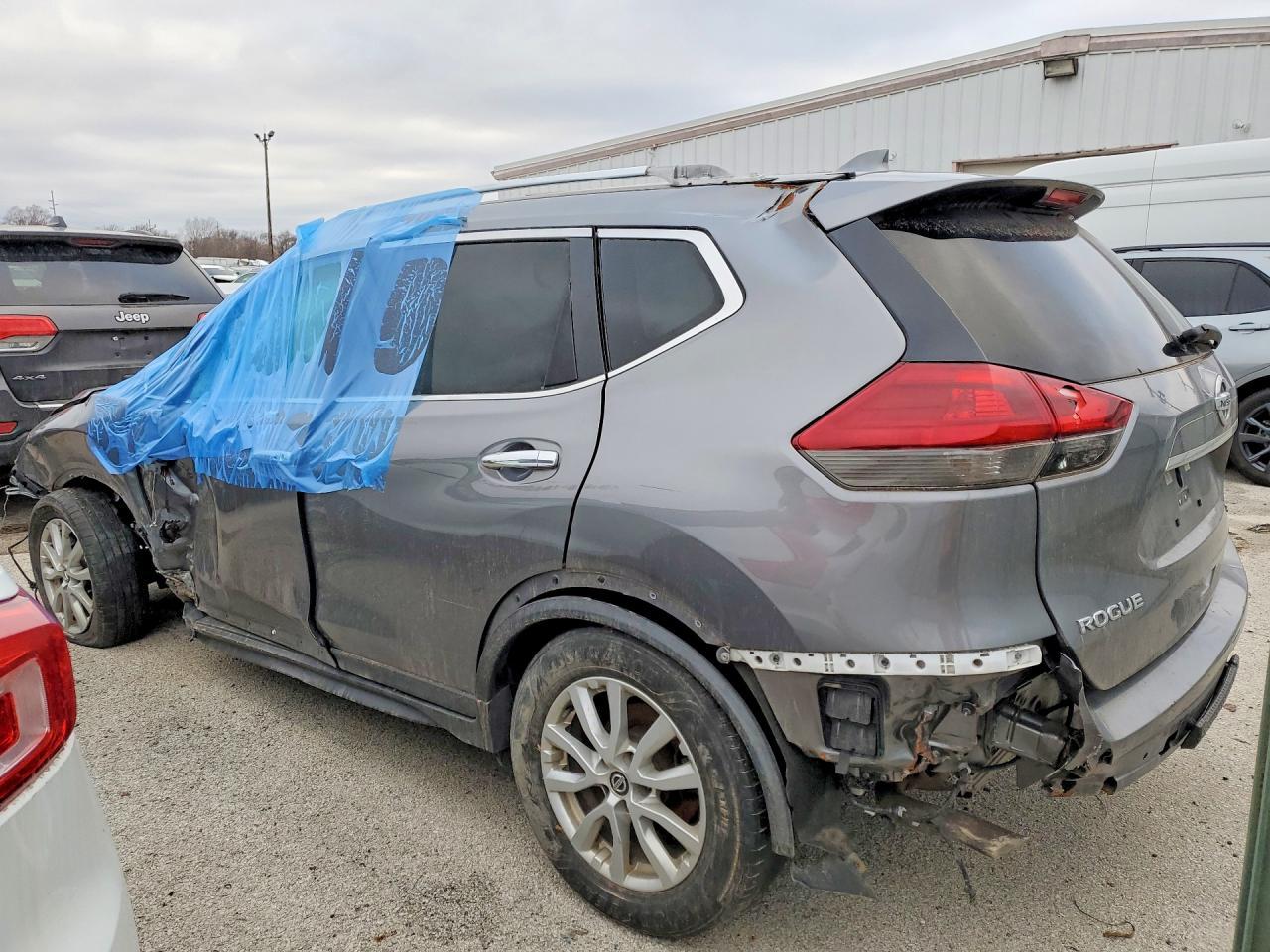 2019 Nissan Rogue S - Фото 2