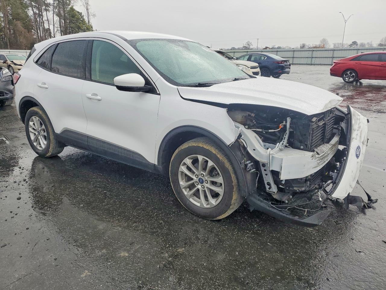 2020 Ford Escape Se - Фото 4