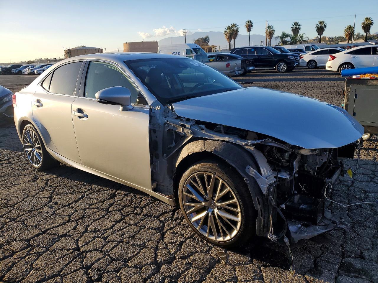 2018 Lexus Is 300 - Image 4