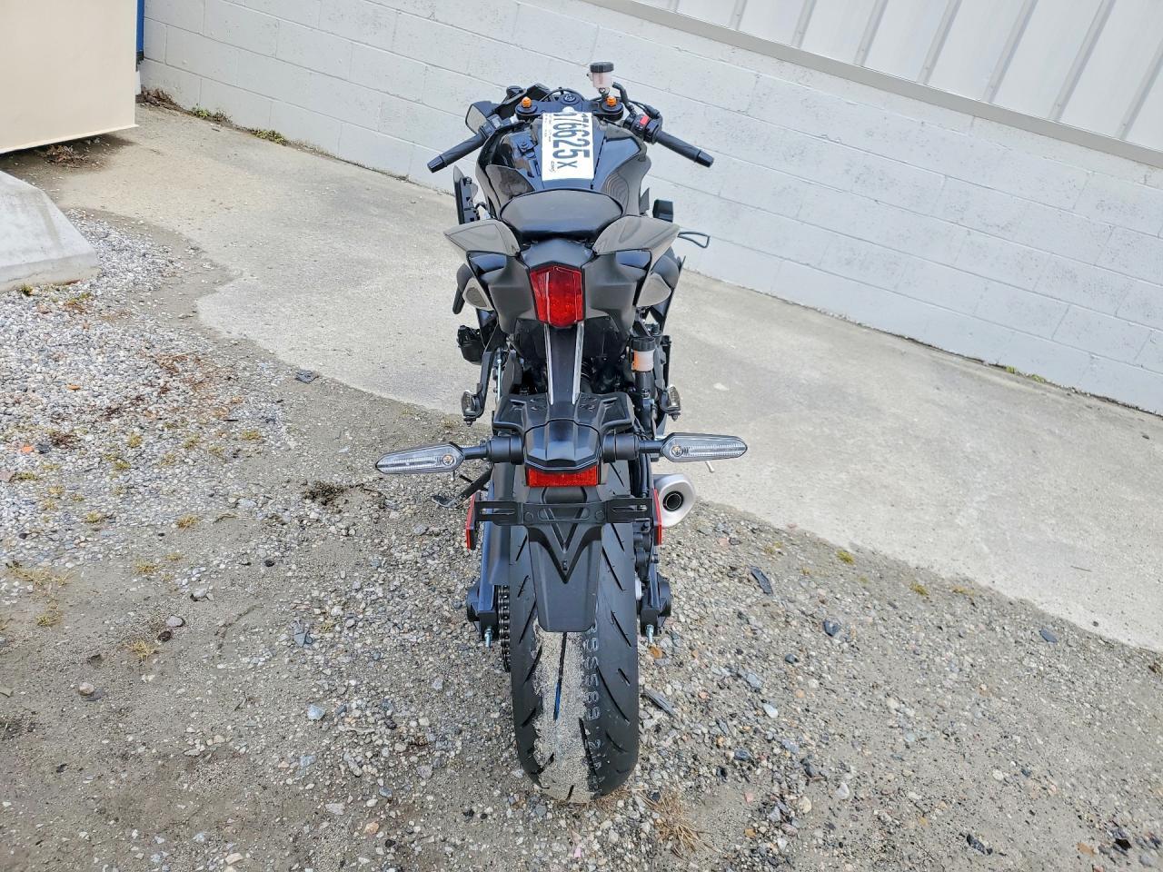 2025 Yamaha Yzfr7 - Фото 4