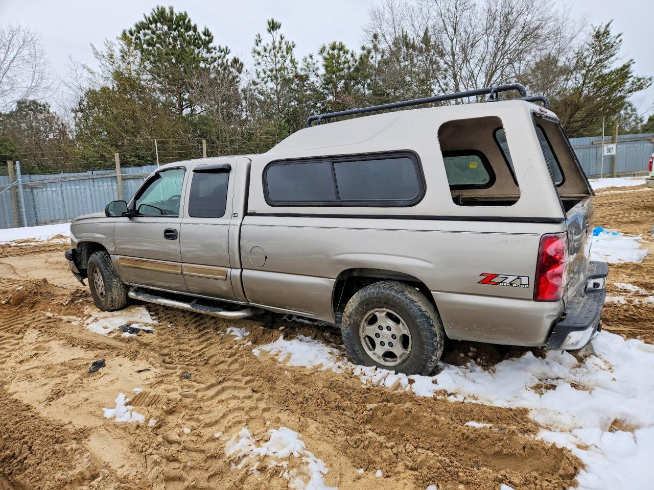 2003 Chevrolet Silverado K1500 - Image 2