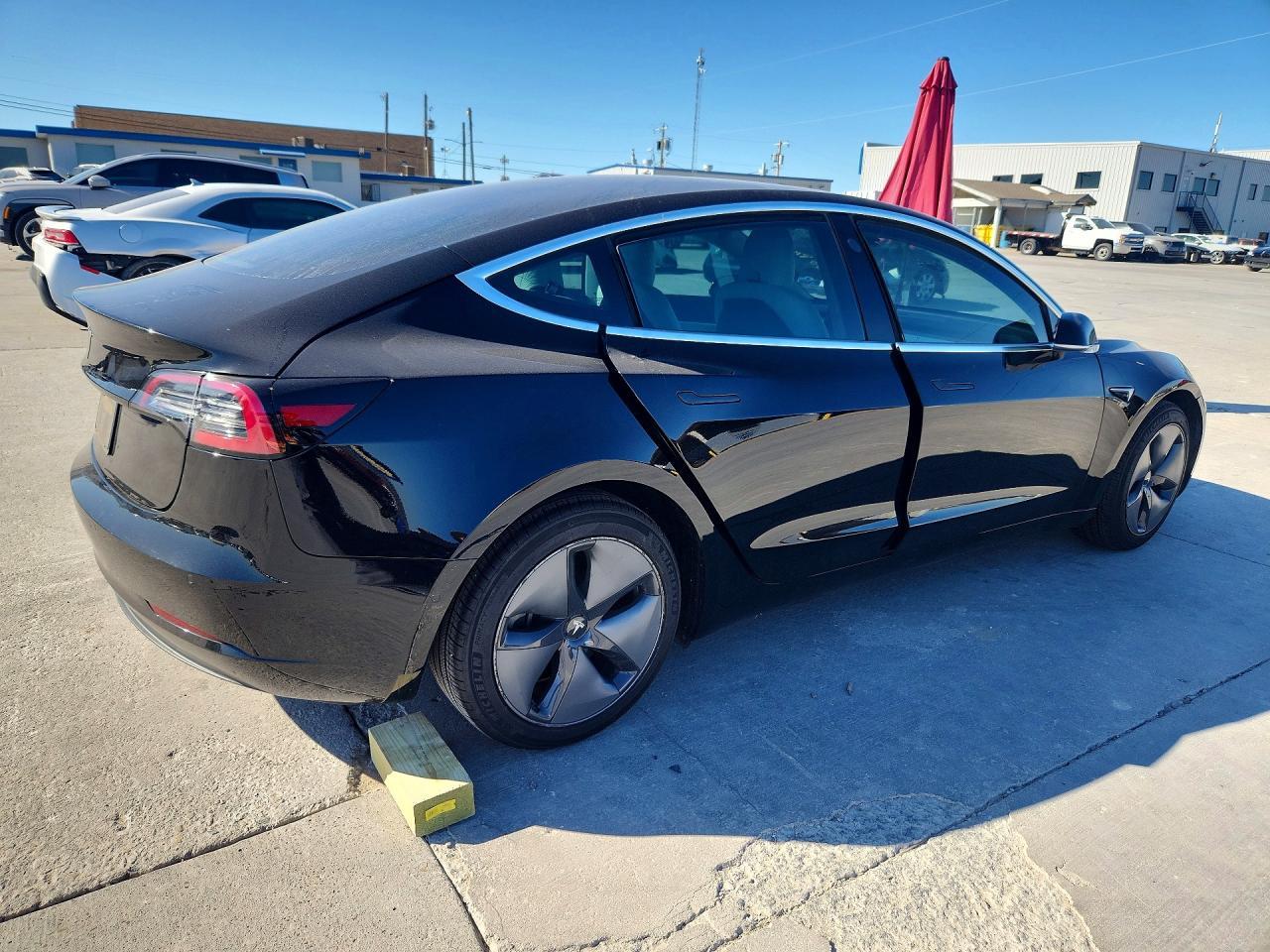 2019 Tesla Model 3 - Фото 3