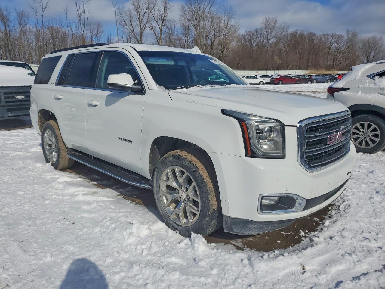 2017 GMC Yukon Sle - Image 4