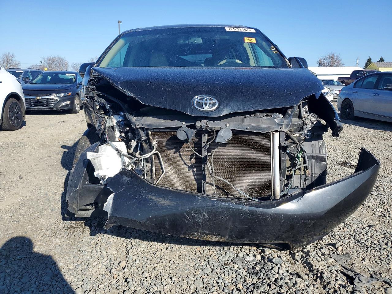 2011 Toyota Sienna Xle - Фото 5