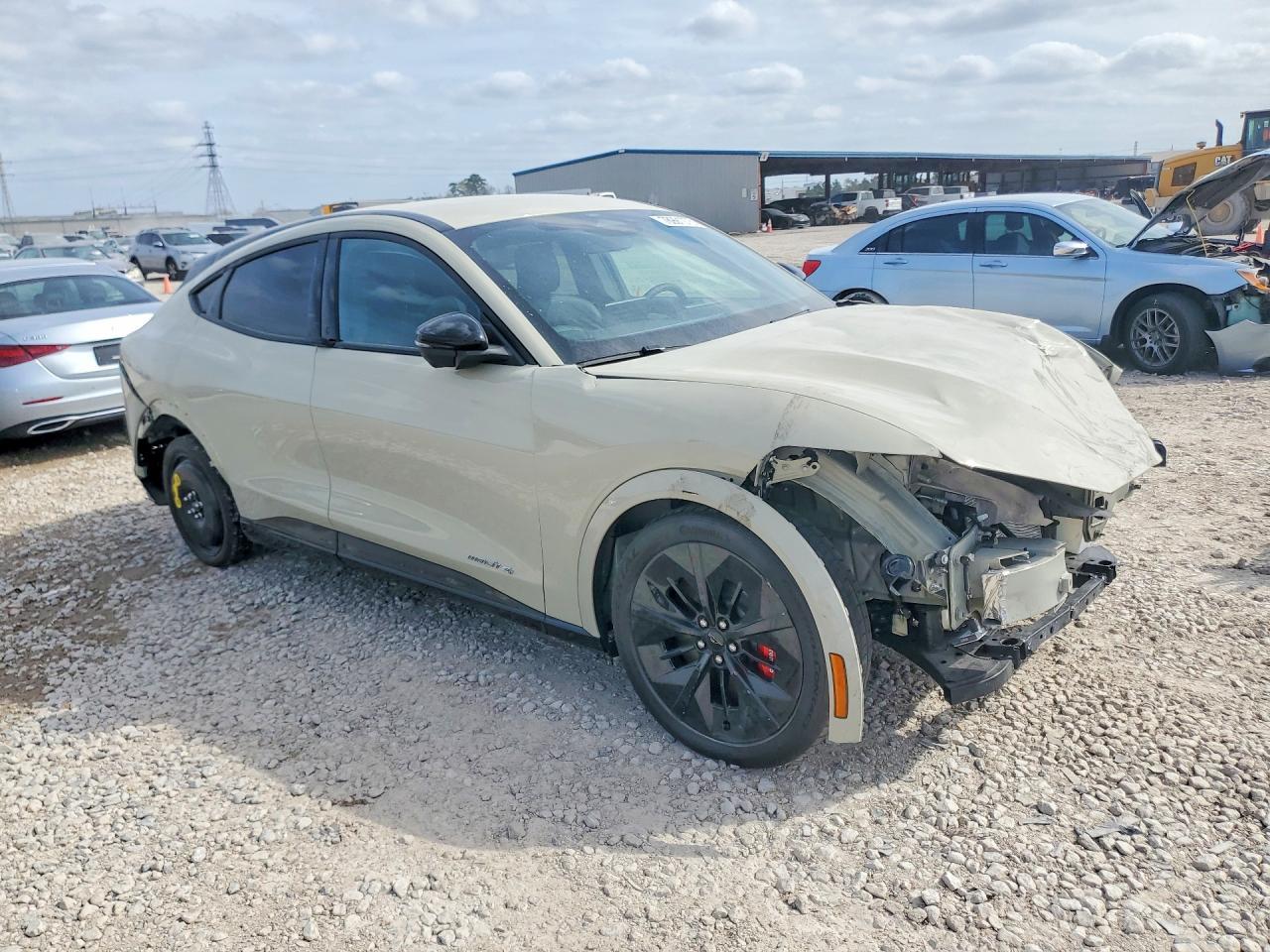 2025 Ford Mustang Mach-E Gt - Фото 4