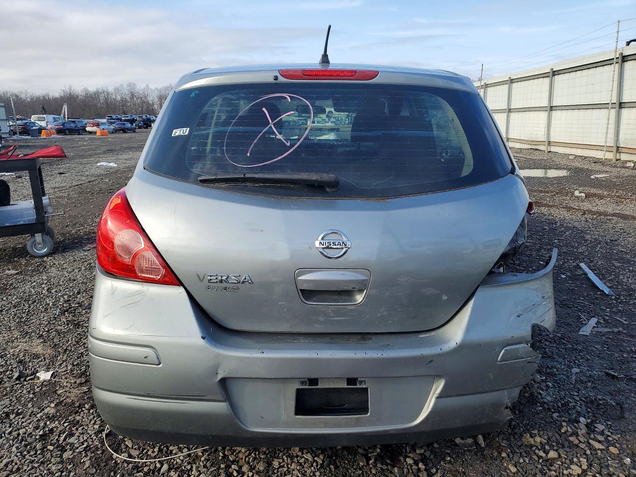 2011 Nissan Versa S - Image 6