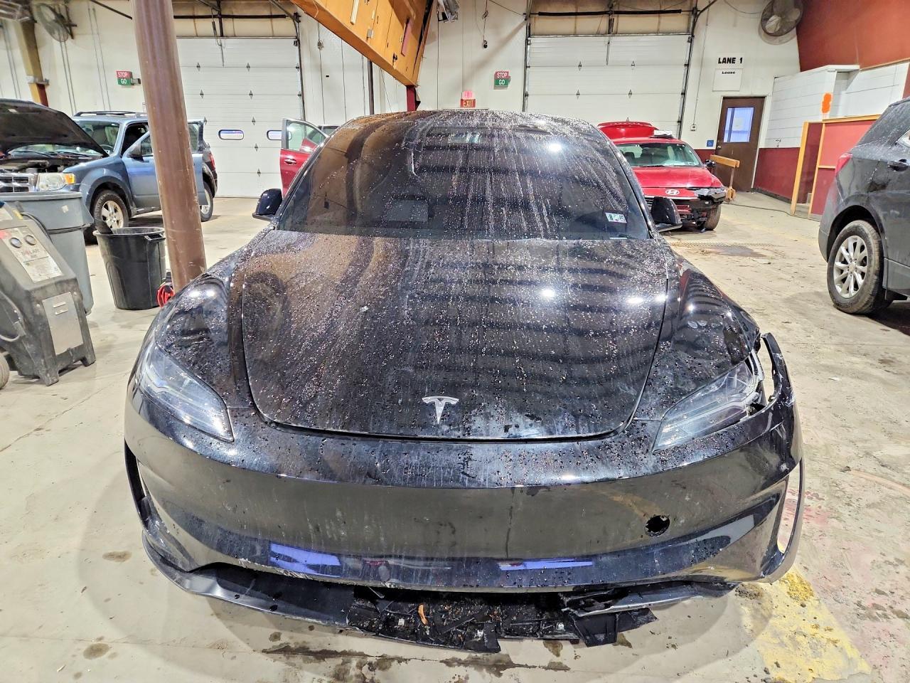 2025 Tesla Model 3 - Image 5